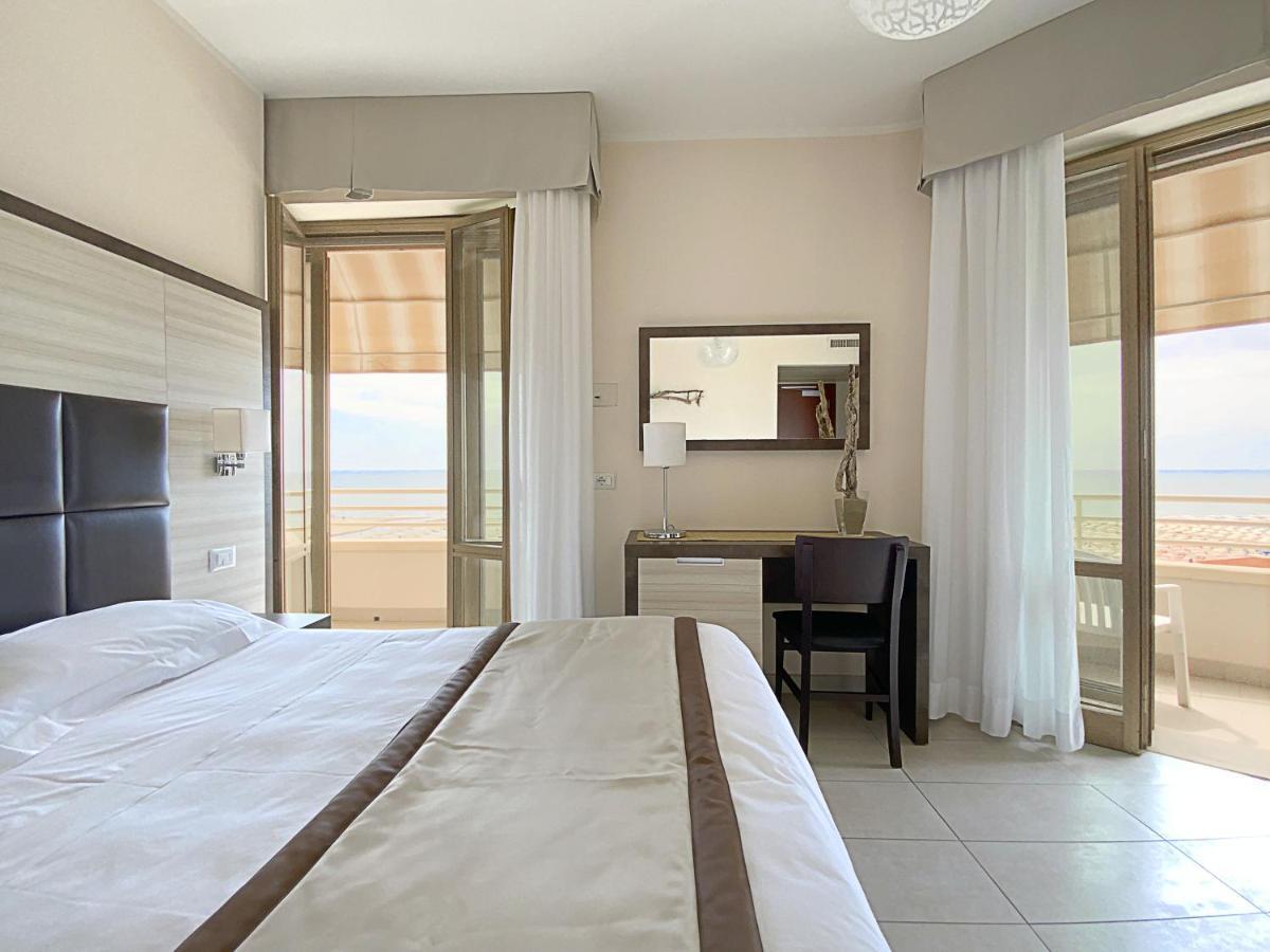 Hotel Capri & 3*