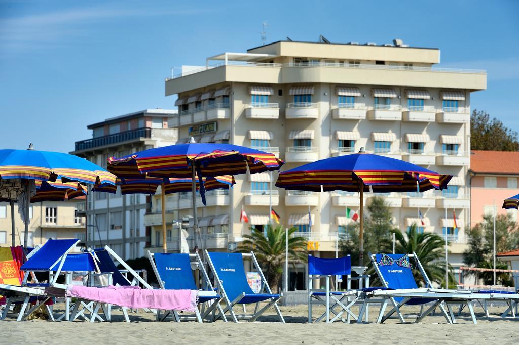 Hotel Capri & 3*