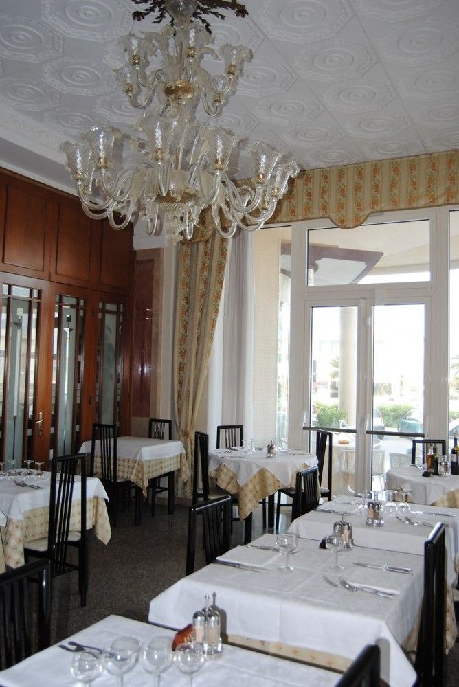 Hotel Capri &